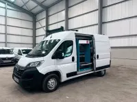 Begagnad Vauxhall Movano 140 HK (102 kW) 2022 Vit