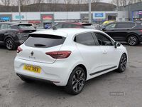 Used Renault Clio V Techno 90 HP (66 kW) 2023 White Hatchback