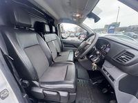 Used Vauxhall Vivaro 100 HP (73 kW) 2022 White MPV