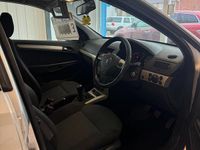 Used Vauxhall Astra Club 90 HP (66 kW) 2007 Silver Hatchback