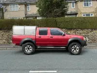 Gebraucht Nissan Navara 133 PS (97 kW) 2002 Rot Pickup