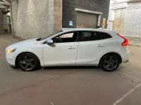 Used Volvo V40 R-Design 115 HP (84 kW) 2014 White Hatchback