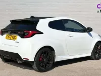 Used Toyota Yaris 257 HP (189 kW) 2022 White Hatchback