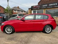 Usado BMW 118 Comfort Edition 170 CV (125 kW) 2013 Rojo Utilitario