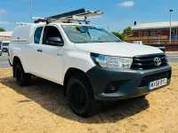 Used Toyota HiLux Active 150 HP (110 kW) 2019 White Pickup