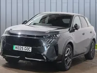 Używany Peugeot e-3008 GT 152 kW (207 KM) 2025 Szary SUV