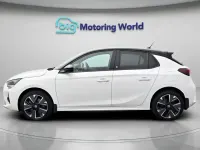 Used Vauxhall Corsa-e SRi 100 kW (136 HP) 2022 White Hatchback