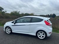 Used Ford Fiesta S 118 HP (86 kW) 2010 White Hatchback