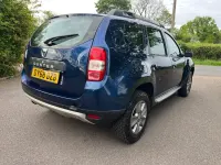 Usado Dacia Duster Lauréate 106 HP (77 kW) 2018 Azul SUV