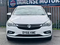 Used Vauxhall Astra SRi 100 HP (73 kW) 2016 White Hatchback