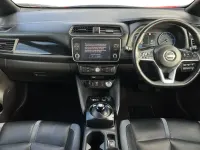 Begagnad Nissan Leaf 360º 110 kW (150 HK) 2022 Röd Halvkombi