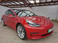 Używany Tesla Model 3 366 kW (498 KM) 2020 Czerwony Sedan/Limuzyna