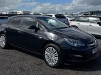 Second-hand Vauxhall Astra 2014 Negru Hatchback