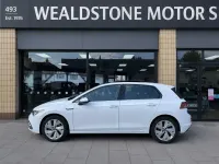 Używany VW Golf VII Style 150 KM (110 kW) 2020 Biały Hatchback