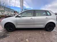 Begagnad VW Polo S 2007 Silver Halvkombi
