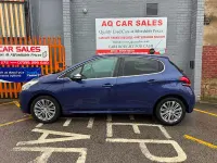 Used Peugeot 208 Allure 100 HP (73 kW) 2016 Blue Hatchback
