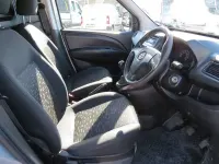 Używany Vauxhall Combo 2018 Srebrny Minivan
