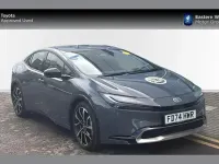 Usado Toyota Prius 220 HP (161 kW) 2024 Cinzento Citadino