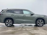 New VW Touran Elegance 150 HP (110 kW) 2026 Green MPV