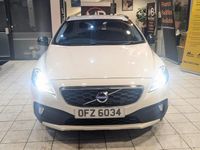 Used Volvo V40 2013 White Hatchback