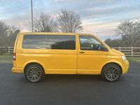 Begagnad VW T5 2006 Gul Van