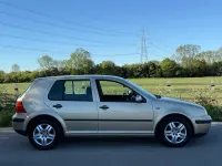 Usado VW Golf IV Match 2003 Dourado Citadino