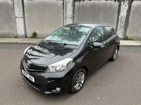 Begagnad Toyota Yaris 2014 Svart Halvkombi