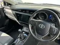 Used Toyota Auris Design 112 HP (82 kW) 2017 Silver Hatchback