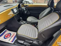 Used VW Beetle Dune 105 HP (77 kW) 2018 Yellow Hatchback