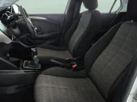 Second-hand Vauxhall Corsa Design Edition 75 CP (55 kW) 2022 Alb Hatchback
