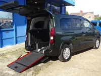 Nouă Peugeot Rifter Access 2025 Verde Monovolum