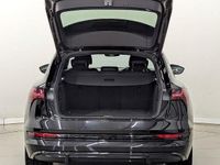 Begagnad Audi e-tron Black Edition 300 kW (408 HK) 2022 Svart SUV