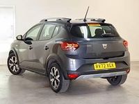 Używany Dacia Sandero Prestige 91 KM (66 kW) 2022 Szary Hatchback