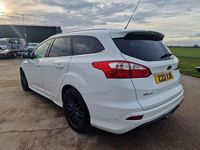 Used Ford Focus Zetec 125 HP (91 kW) 2013 White Estate