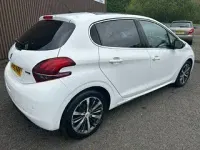 Used Peugeot 208 Allure 2016 White Hatchback
