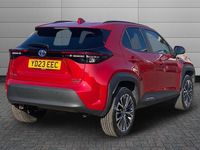 Usado Toyota Yaris Cross 116 HP (85 kW) 2023 Scarlet flare SUV