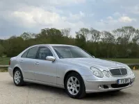 Begagnad Mercedes E200 Classic 2004 Silver Sedan