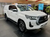 Used Toyota HiLux Luxury 150 HP (110 kW) 2022 White Pickup