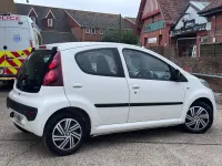 Used Peugeot 107 Active 68 HP (50 kW) 2013 White Hatchback