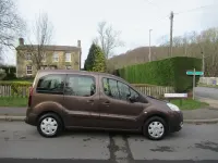 Used Peugeot TePee S 92 HP (67 kW) 2013 Brown MPV
