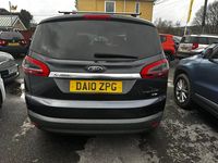 Usado Ford S-MAX Titanium 140 CV (102 kW) 2010 Gris Monovolumen