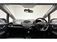 Begagnad Honda Jazz ES 2015 Silver Halvkombi