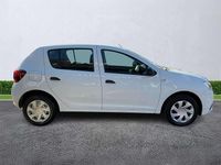 Used Dacia Sandero Essentiel 90 HP (66 kW) 2018 White Hatchback