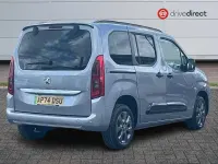 Usado Vauxhall Combo Ultimate 100 kW (136 HP) 2025 Cinzento Monovolume