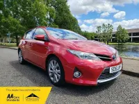 Used Toyota Auris 136 HP (100 kW) 2015 Red Hatchback