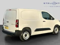 New Citroën Berlingo 101 HP (74 kW) 2026 White MPV