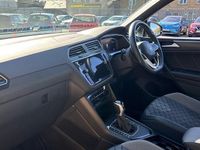Usado VW Tiguan R-line 150 HP (110 kW) 2023 Preto SUV