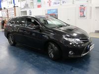 used Toyota Auris Hybrid 