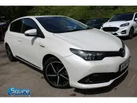 Used Toyota Auris Hybrid Design 136 HP (100 kW) 2018 White Hatchback
