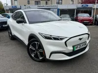 Used Ford Mustang Select 268 HP (197 kW) 2025 White Hatchback